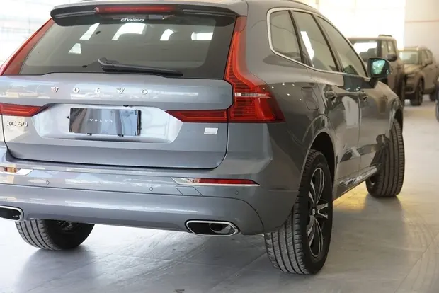 Volvo XC60 2.0 T8 HYBRID MOMENTUM AWD GEARTRONIC