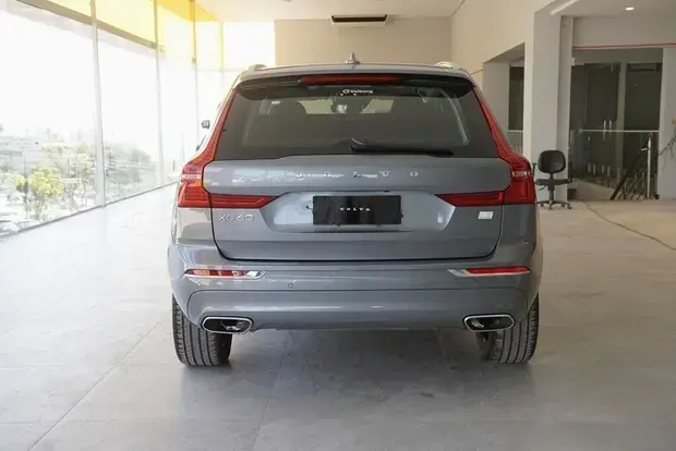 Volvo XC60 2.0 T8 HYBRID MOMENTUM AWD GEARTRONIC