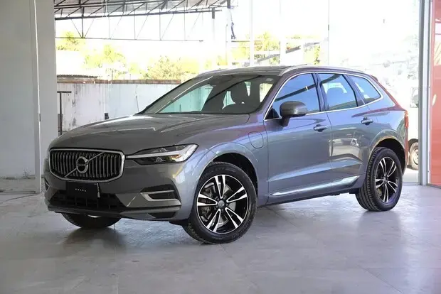 Volvo XC60 2.0 T8 HYBRID MOMENTUM AWD GEARTRONIC