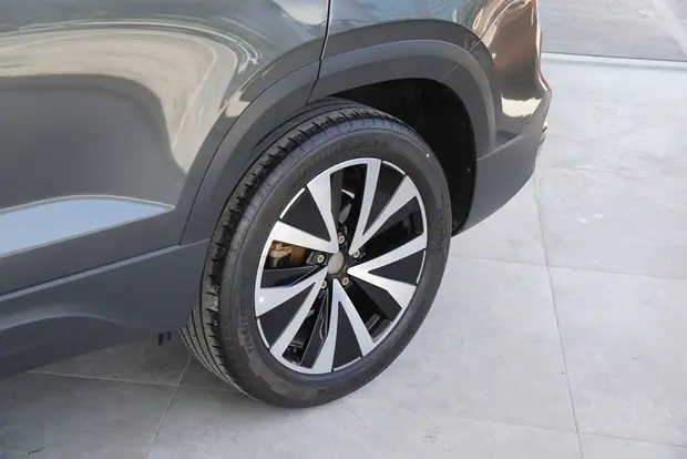 Volkswagen TAOS 1.4 250 TSI TOTAL FLEX COMFORTLINE AUTOMÁTICO
