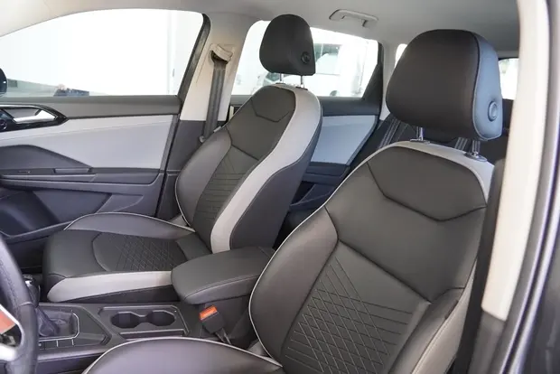 Volkswagen TAOS 1.4 250 TSI TOTAL FLEX COMFORTLINE AUTOMÁTICO
