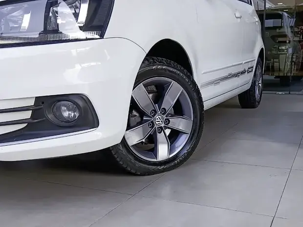 Volkswagen FOX 1.6 MSI TOTAL FLEX CONNECT 4P MANUAL