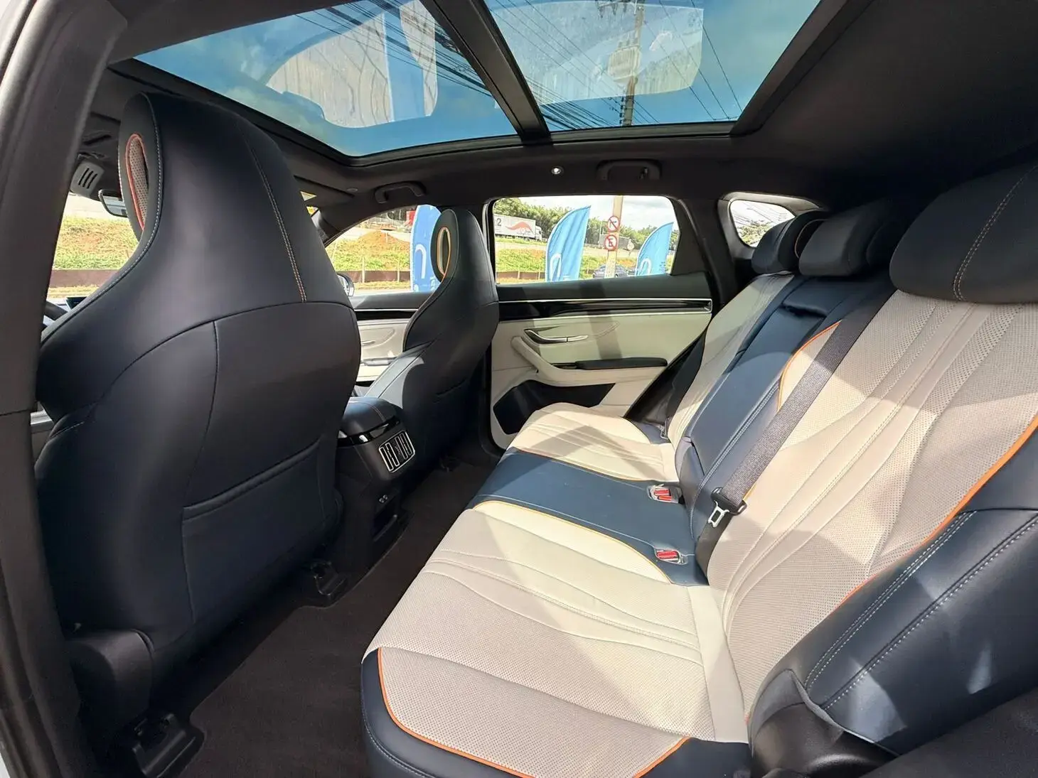 galeria Song Plus
