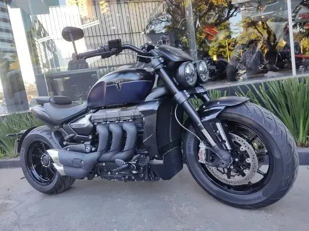 Triumph Rocket 3 Storm GT