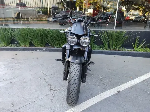 Triumph Rocket 3 Storm GT