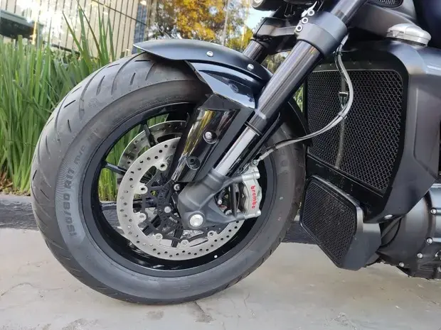 Triumph Rocket 3 Storm GT