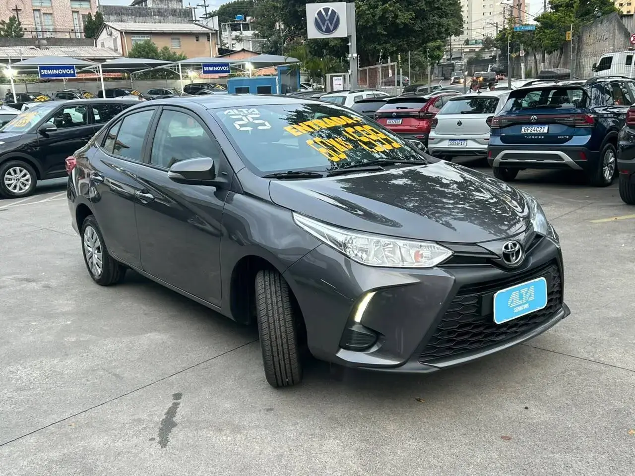 galeria Yaris Sedan