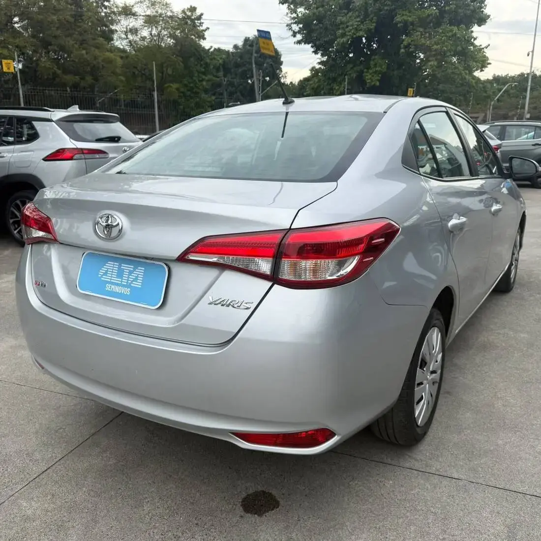 galeria Yaris Sedan