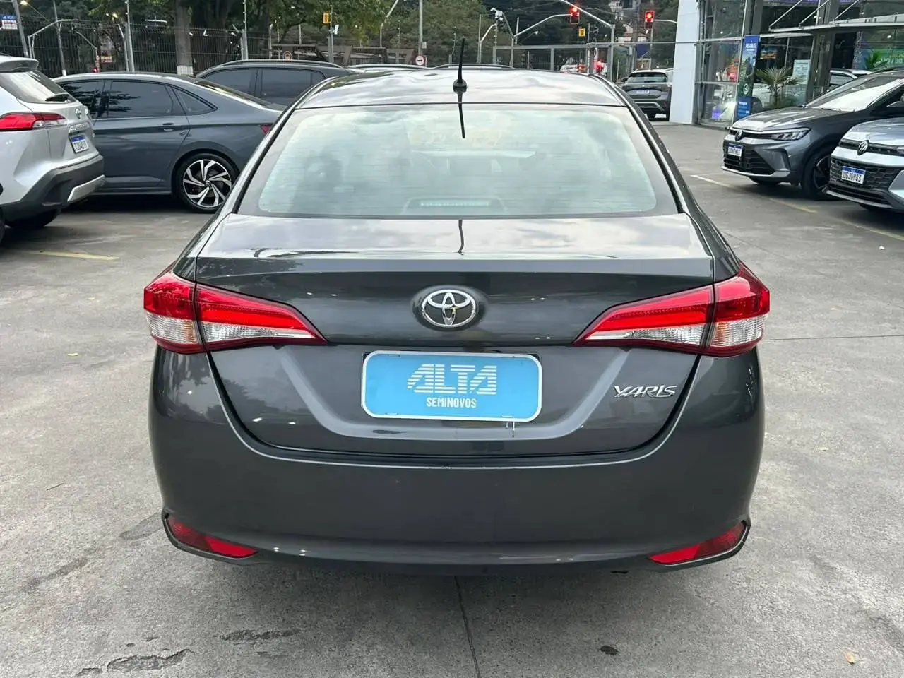 galeria Yaris Sedan