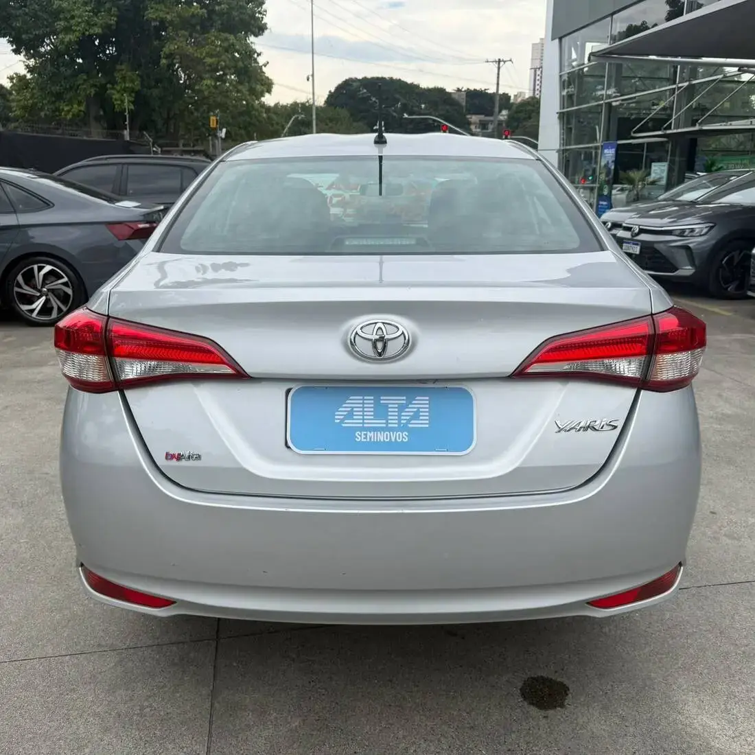 galeria Yaris Sedan