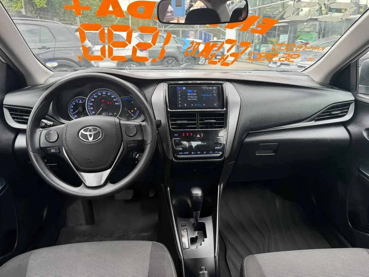 galeria Yaris Sedan