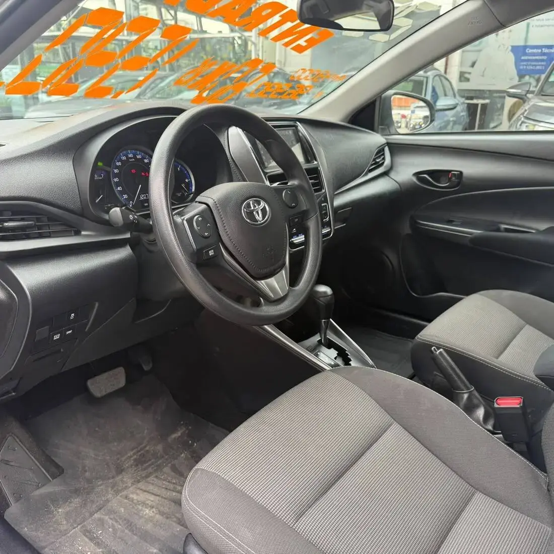 galeria Yaris Sedan