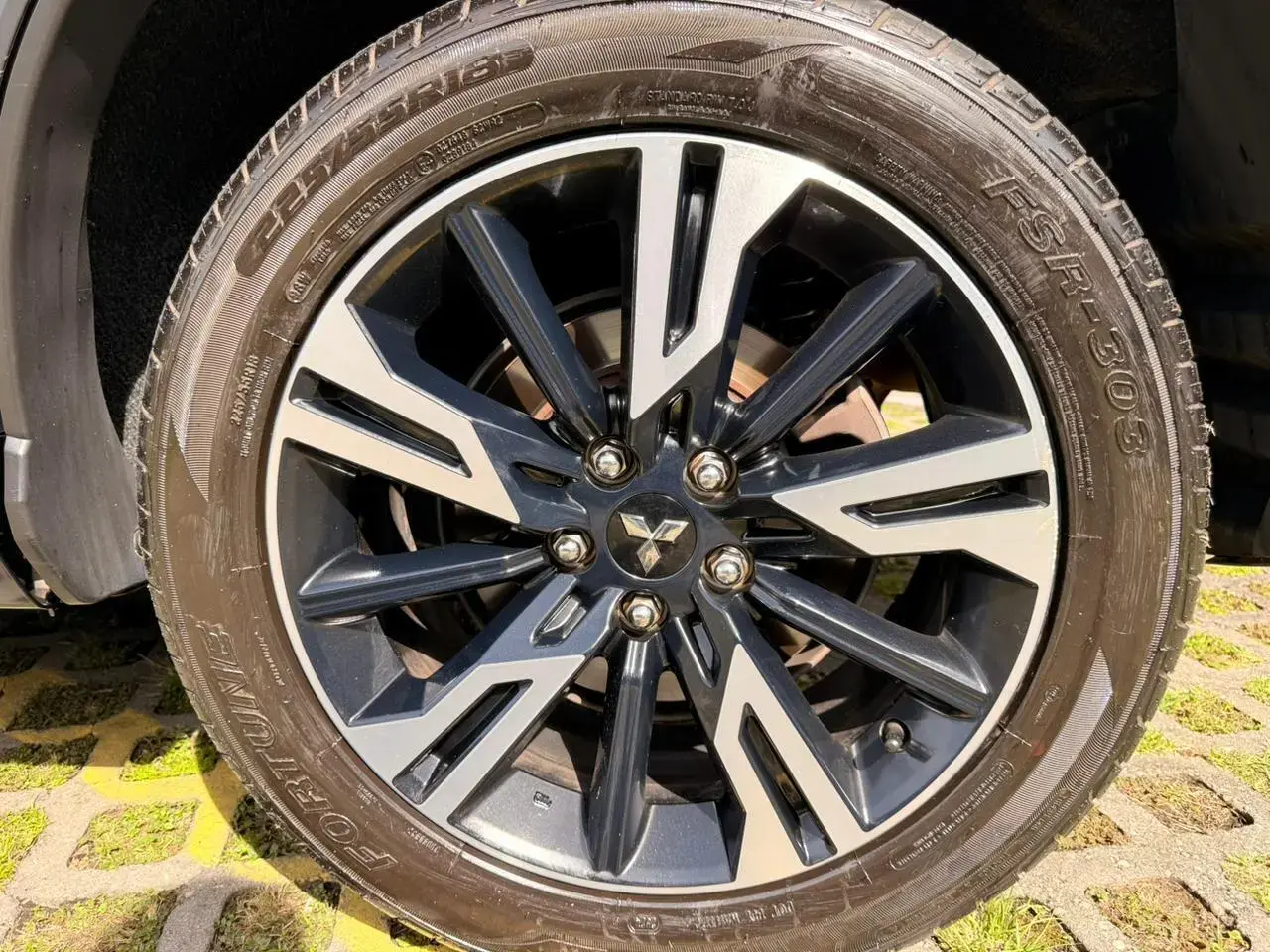 galeria Eclipse Cross