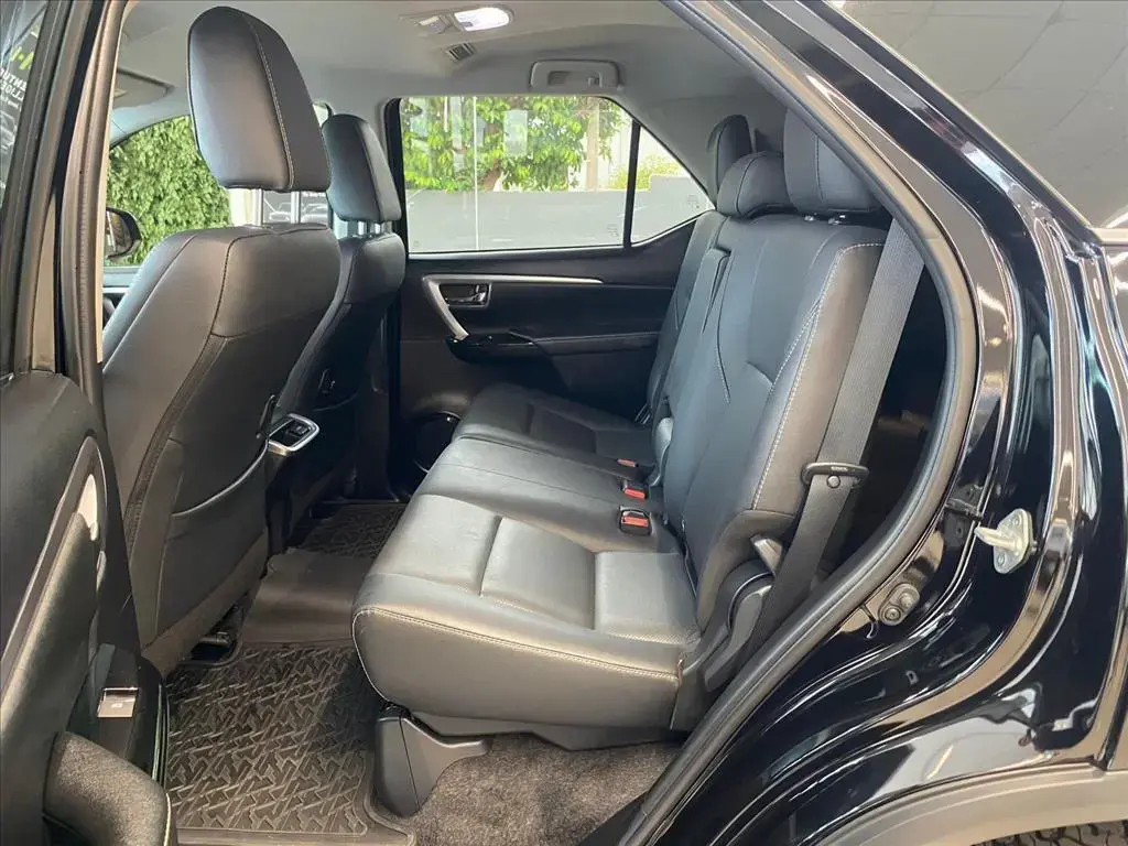 galeria HILUX SW4