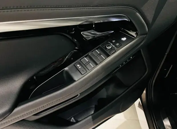 Land Rover Range Rover Evoque Dynamic P240 HSE AWD (Aut)
