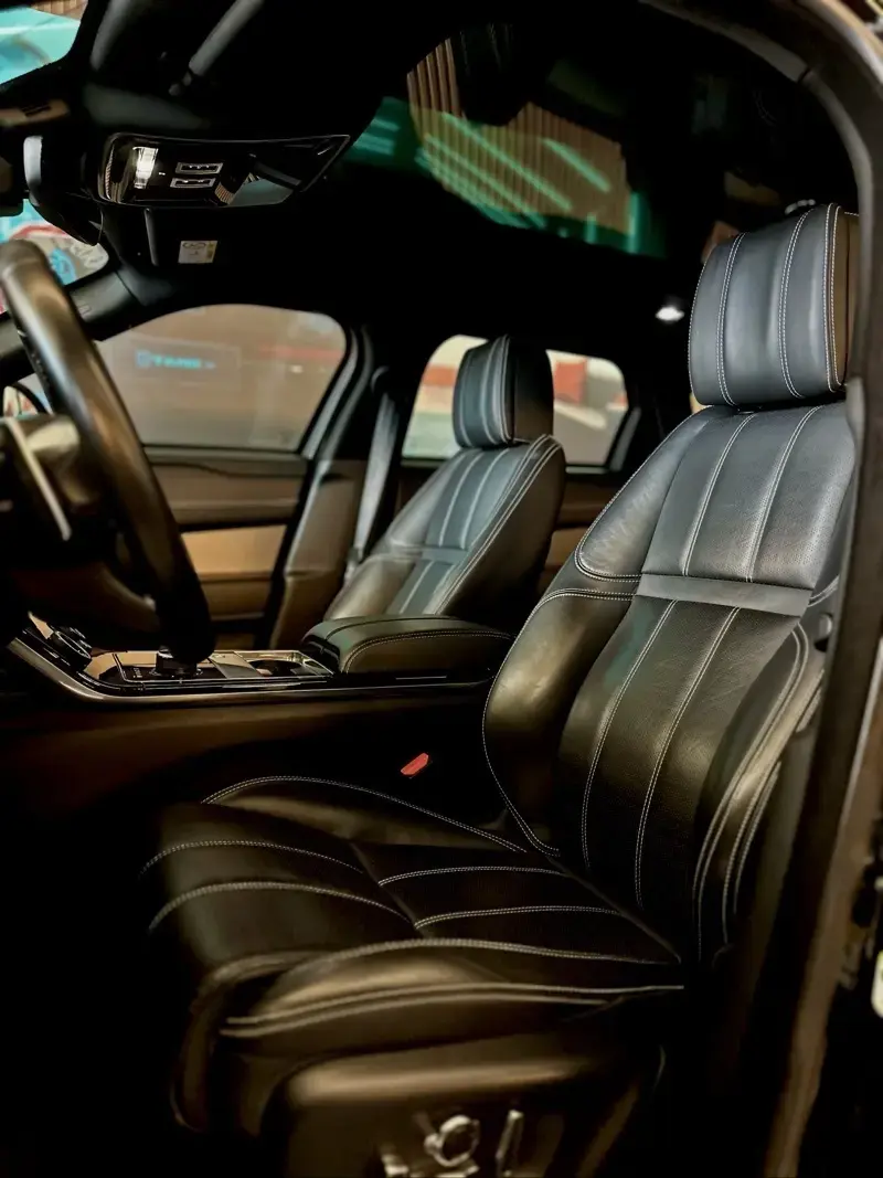 galeria Range Rover Velar