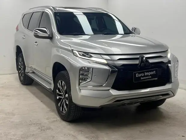 Mitsubishi Pajero Sport HPE-S 2.4