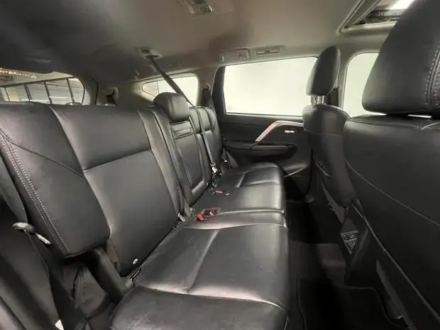 Mitsubishi Pajero Sport HPE-S 2.4