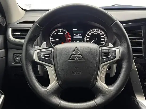 Mitsubishi Pajero Sport HPE-S 2.4
