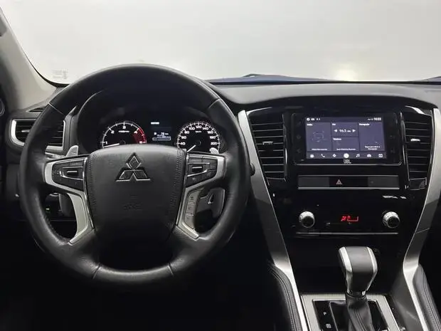 Mitsubishi Pajero Sport HPE-S 2.4