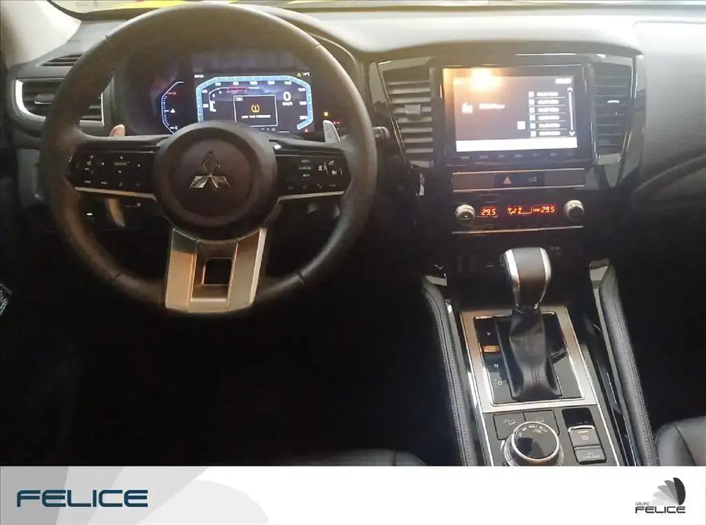 galeria PAJERO SPORT