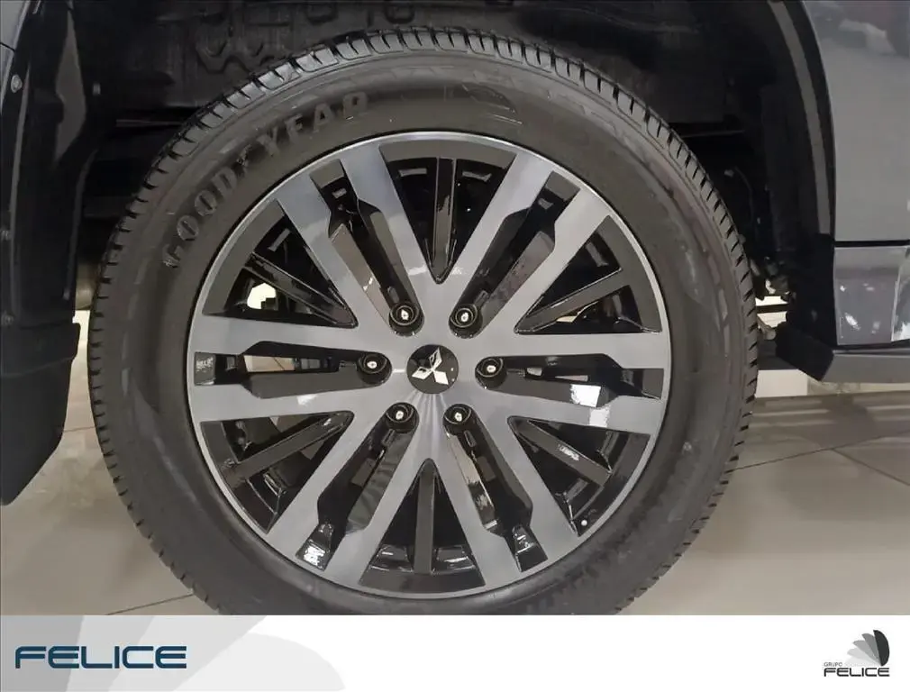 galeria PAJERO SPORT