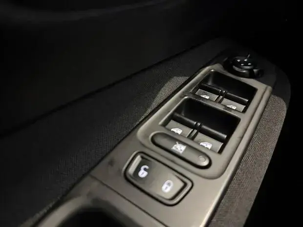 Jeep RENEGADE 1.3 T270 TURBO FLEX SPORT AT6