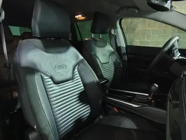 Jeep COMMANDER 1.3 T270 TURBO FLEX LONGITUDE AT6