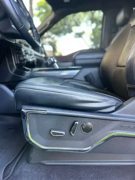 Ford F-150 Lariat 4x4 5.0 V8