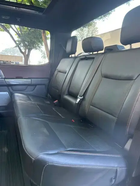 Ford F-150 Lariat 4x4 5.0 V8
