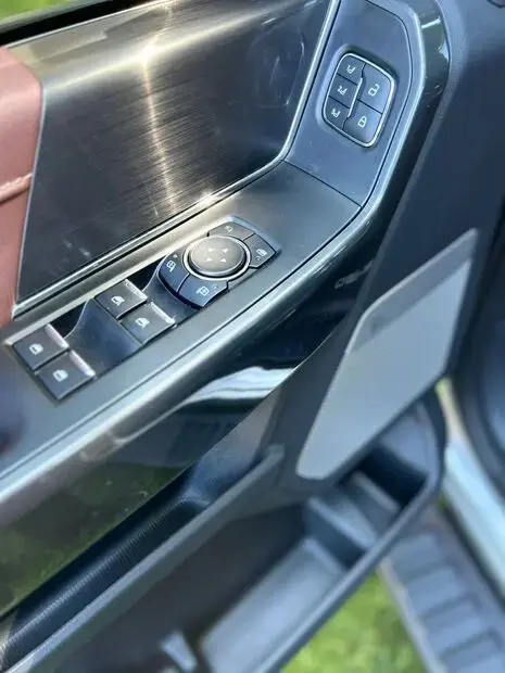 Ford F-150 Lariat 4x4 5.0 V8