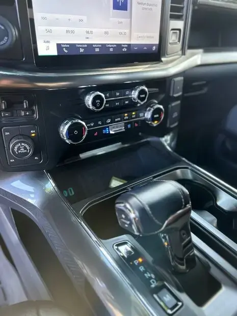 Ford F-150 Lariat 4x4 5.0 V8