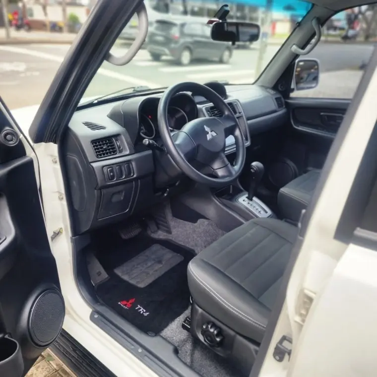 galeria PAJERO TR4