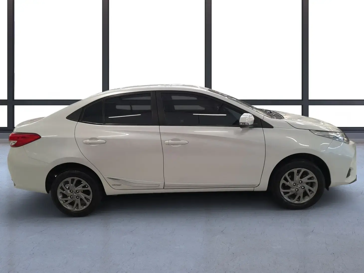 galeria Yaris Sedan