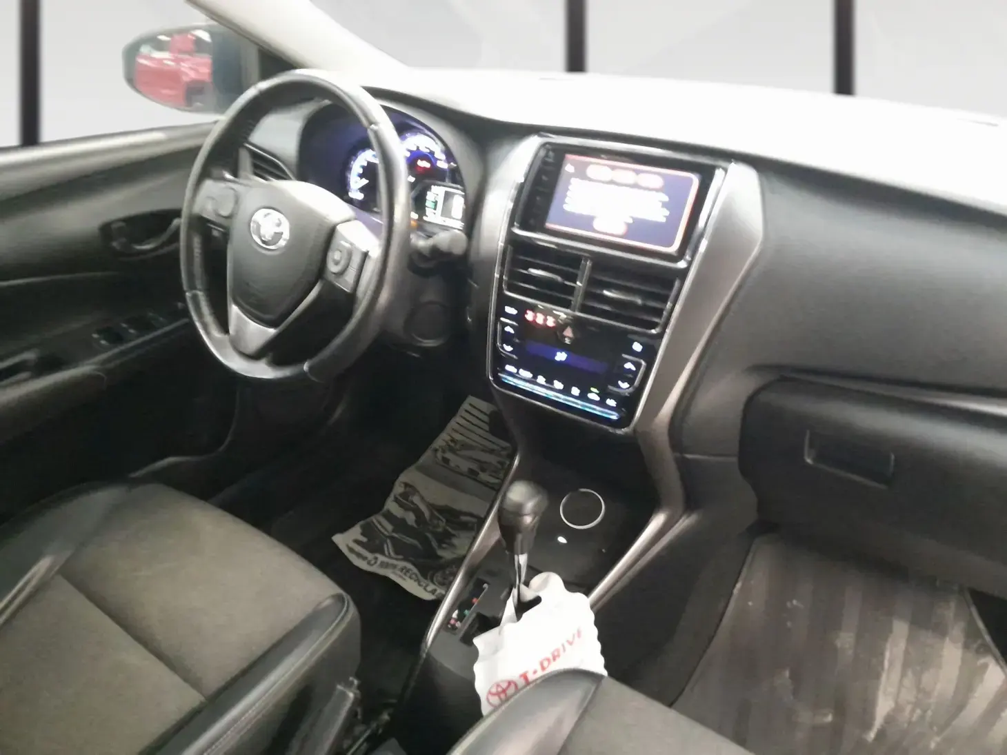 galeria Yaris Sedan