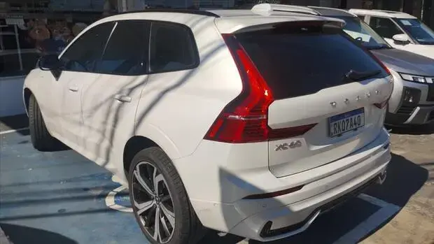 Volvo XC60 2.0 T8 RECHARGE R-DESIGN AWD GEARTRONIC