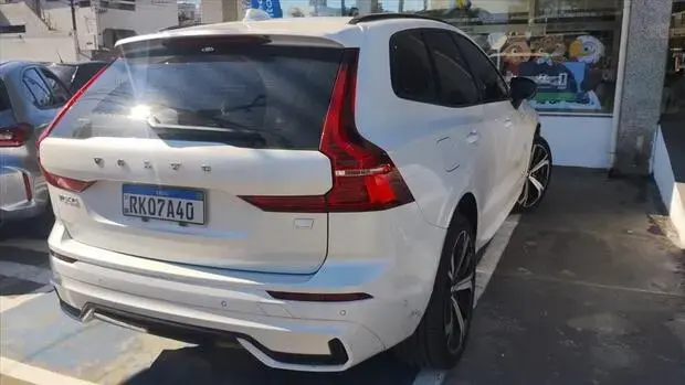 Volvo XC60 2.0 T8 RECHARGE R-DESIGN AWD GEARTRONIC