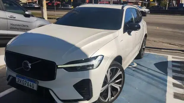 Volvo XC60 2.0 T8 RECHARGE R-DESIGN AWD GEARTRONIC