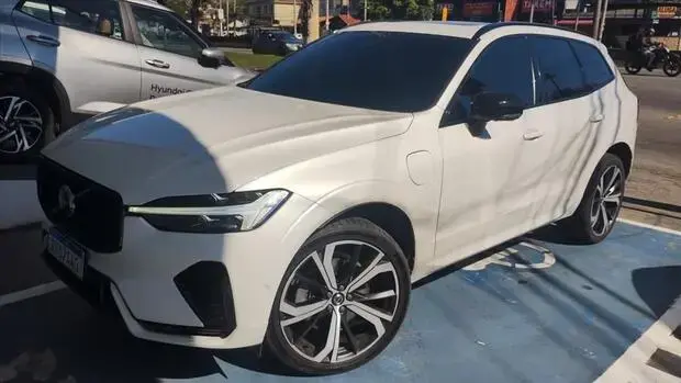 Volvo XC60 2.0 T8 RECHARGE R-DESIGN AWD GEARTRONIC