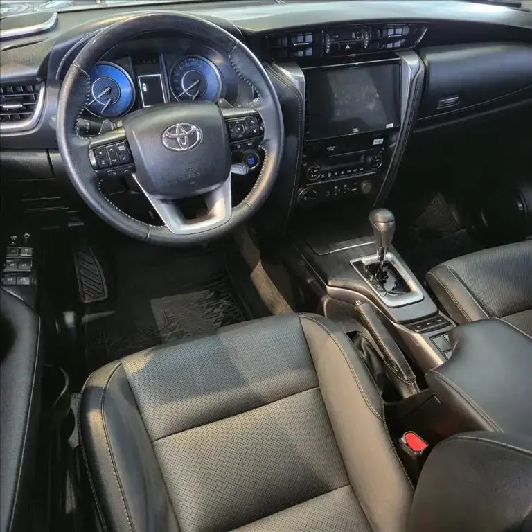 galeria HILUX SW4