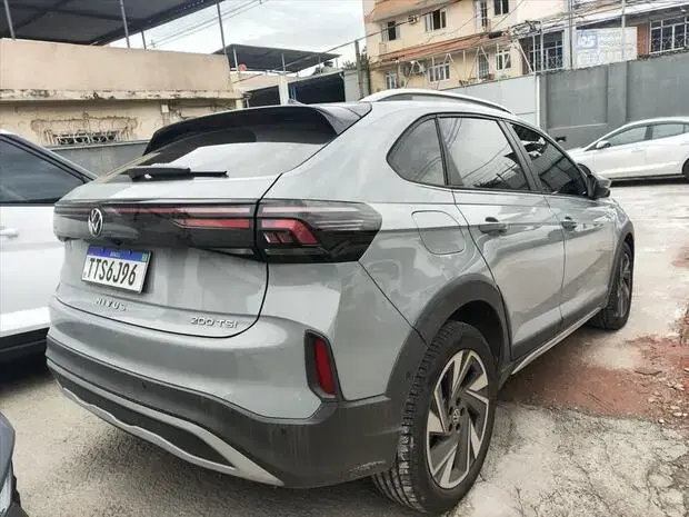 Volkswagen NIVUS 1.0 200 TSI TOTAL FLEX HIGHLINE AUTOMÁTICO