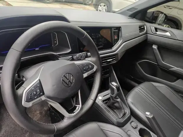 Volkswagen NIVUS 1.0 200 TSI TOTAL FLEX HIGHLINE AUTOMÁTICO