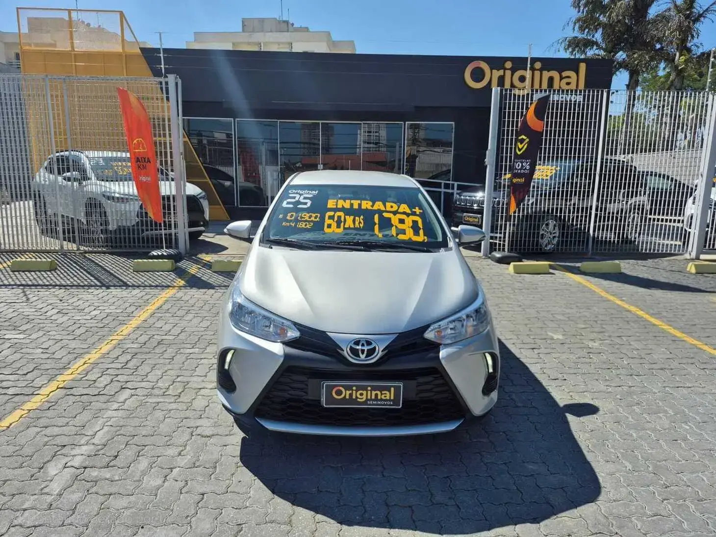 galeria Yaris Sedan