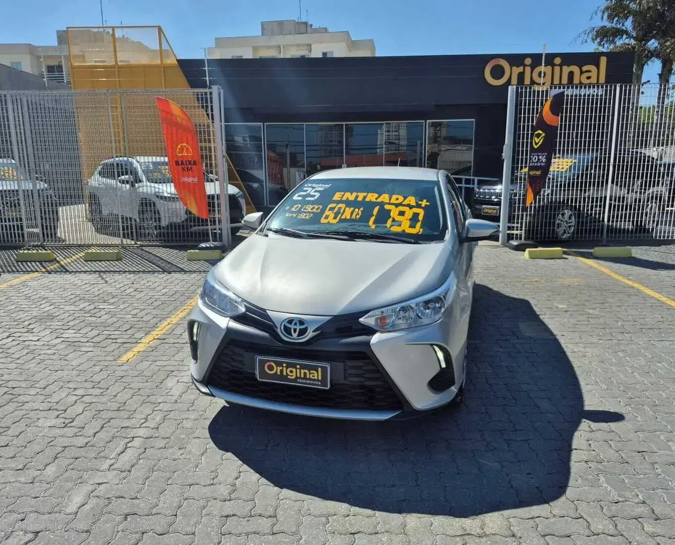 galeria Yaris Sedan
