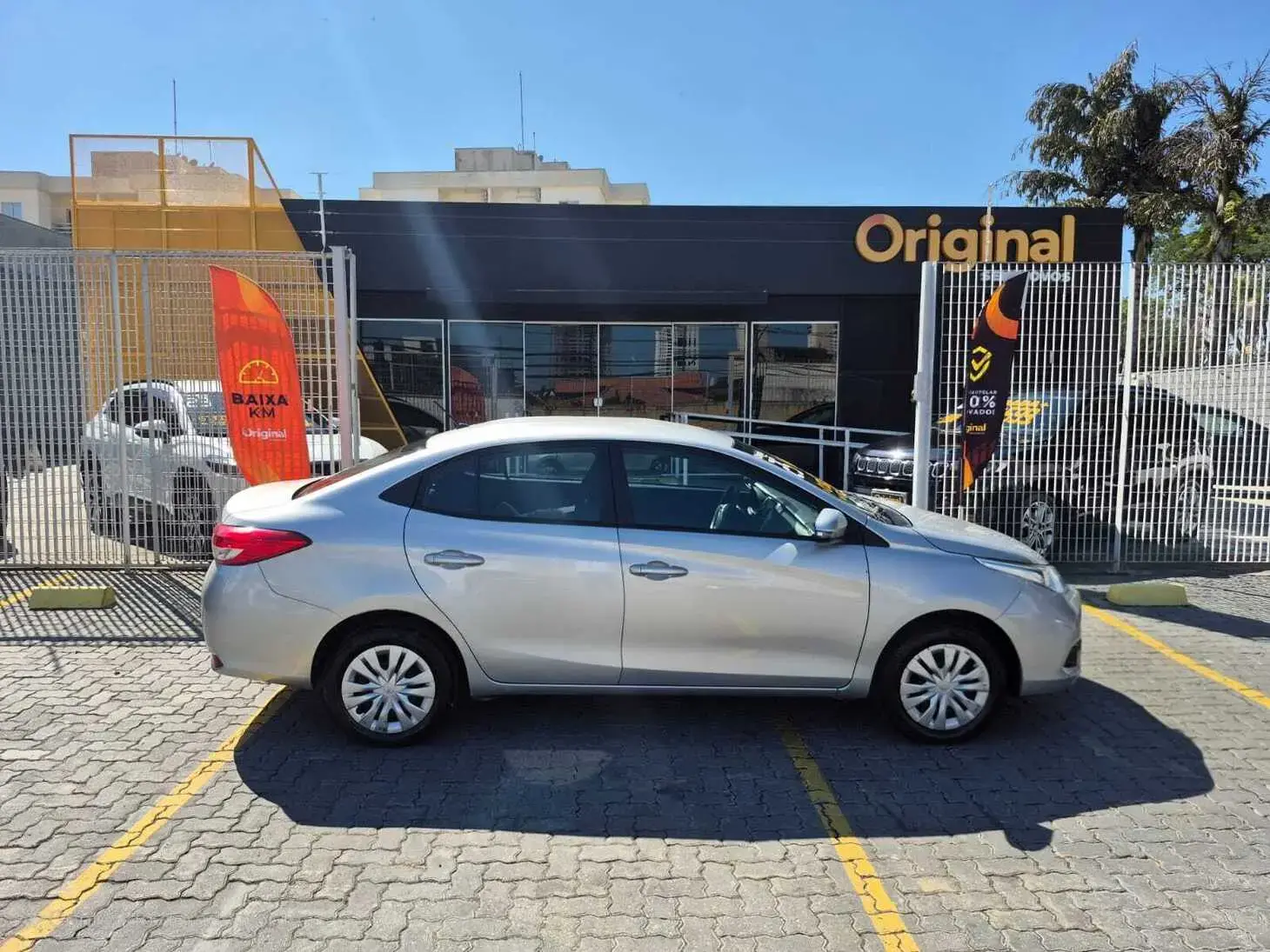 galeria Yaris Sedan