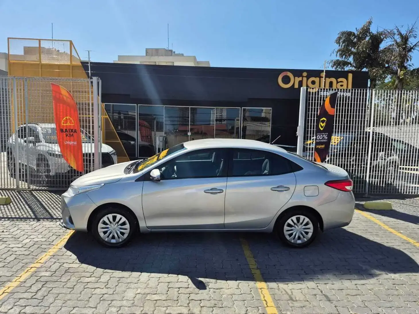 galeria Yaris Sedan