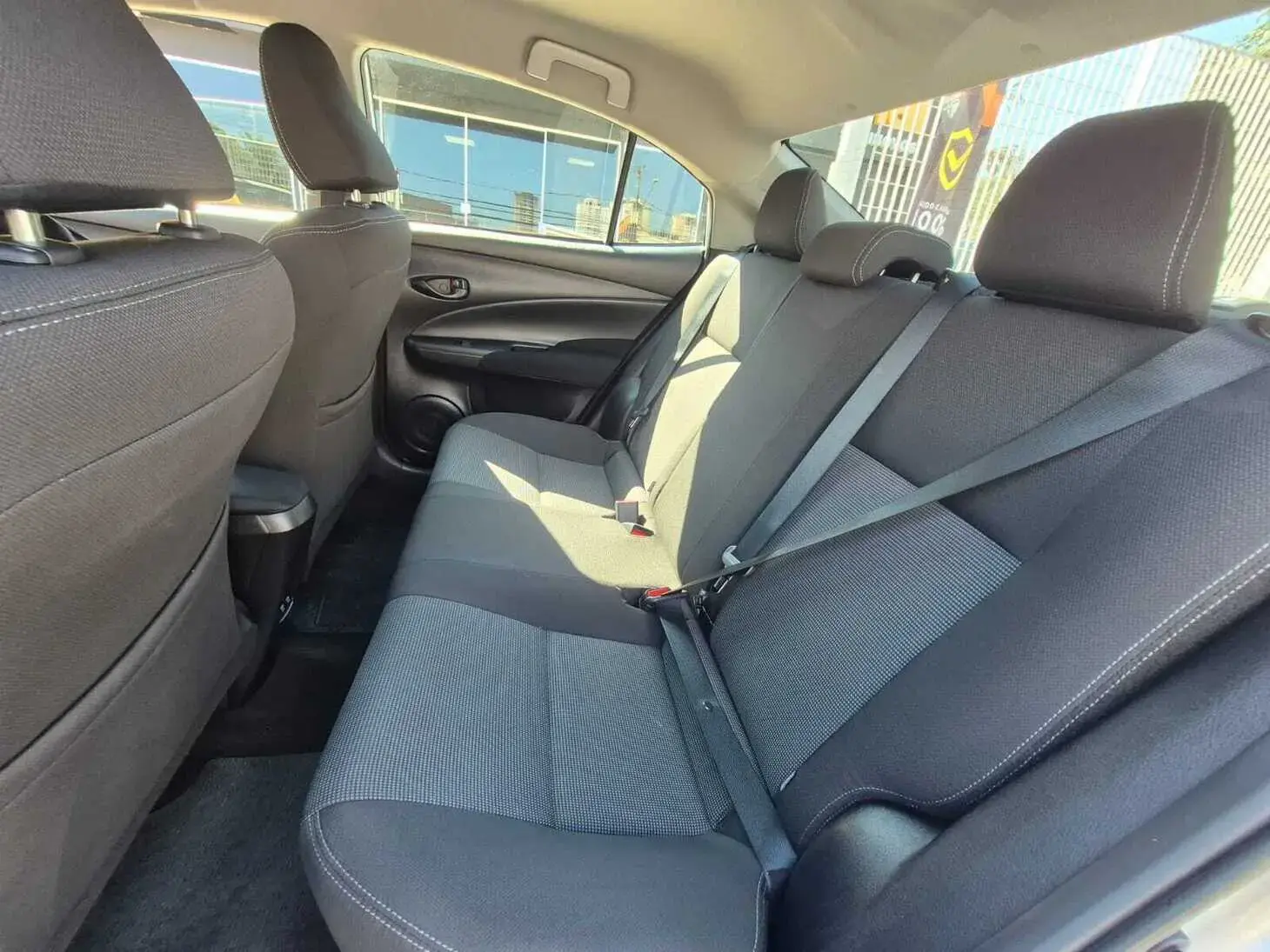 galeria Yaris Sedan