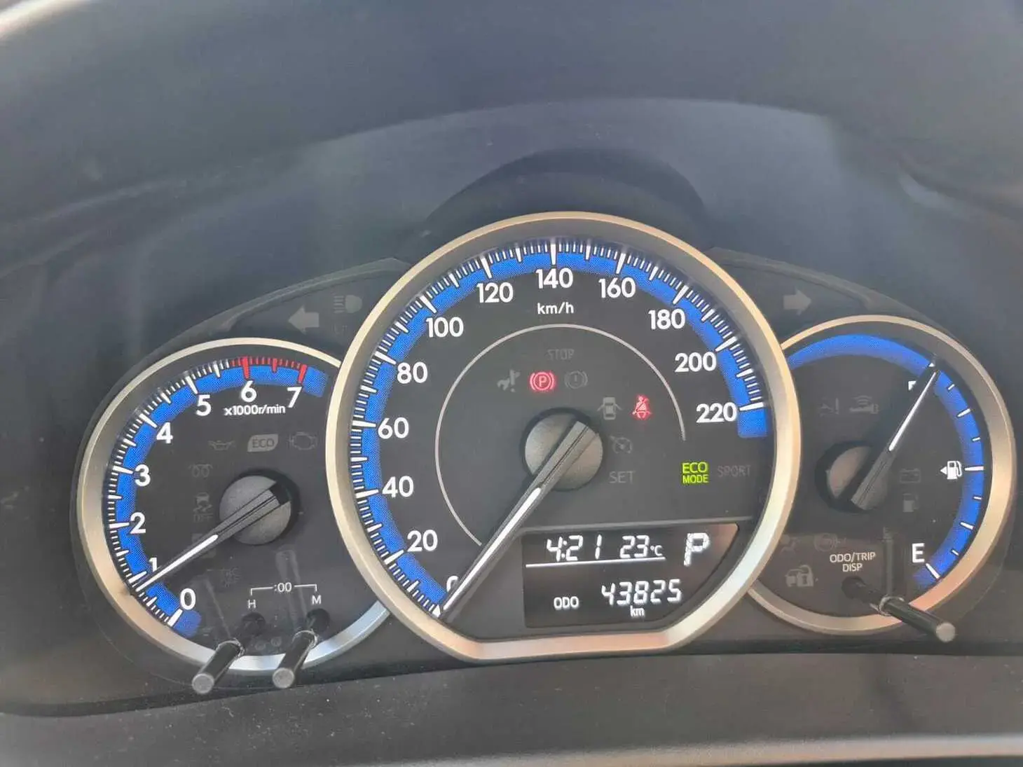 galeria Yaris Sedan
