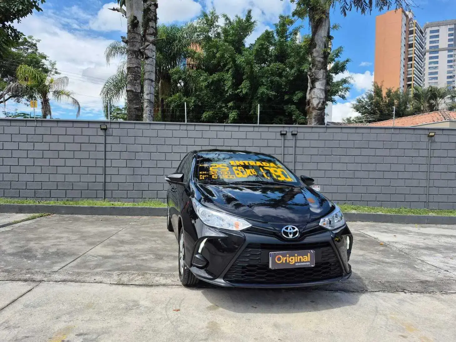 galeria Yaris Sedan