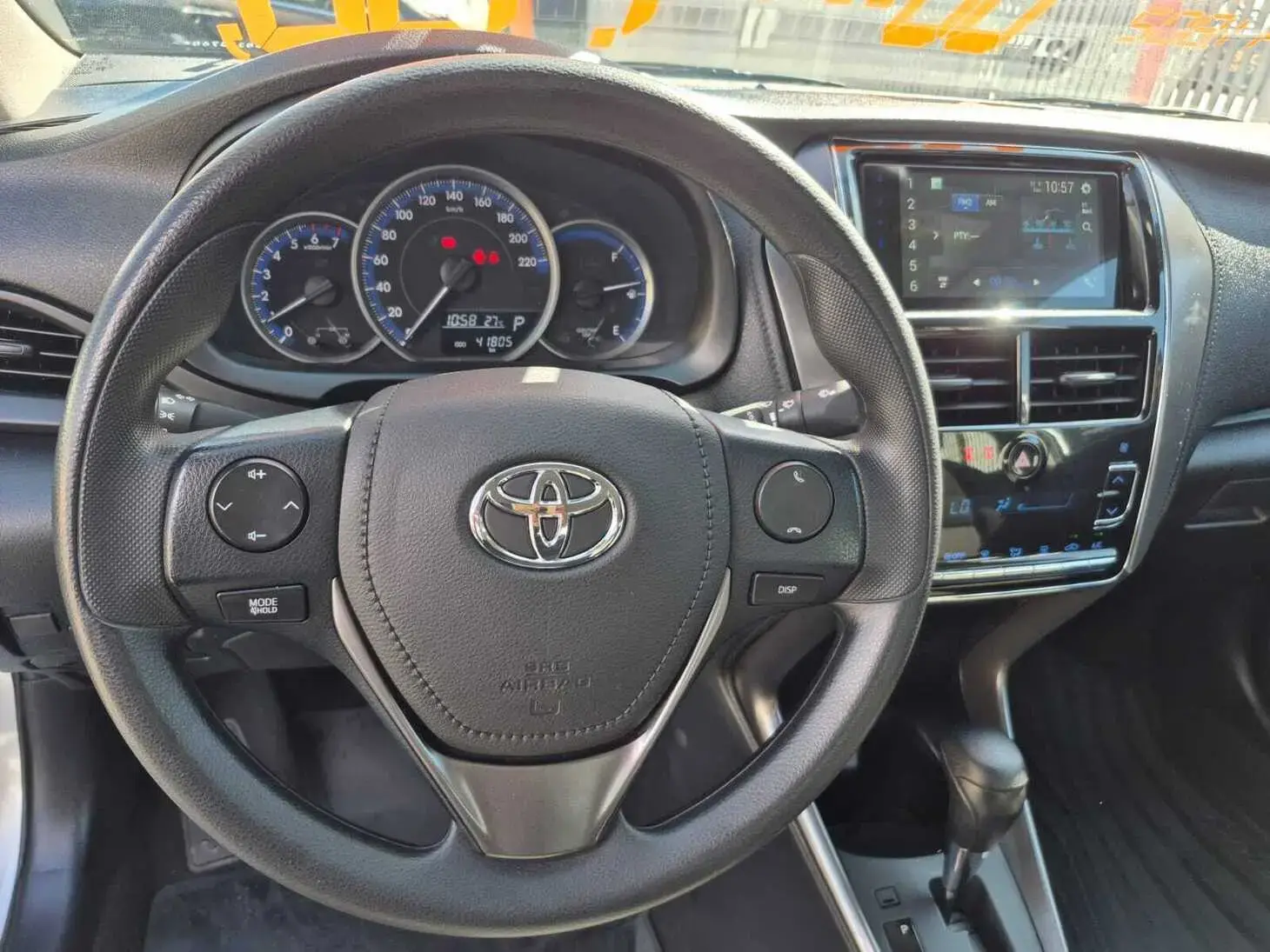 galeria Yaris Sedan